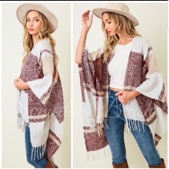 Pinkalicious Accessories - 🎉HP🎉 Plaid Shawl/ Sweater /Wrap /Poncho